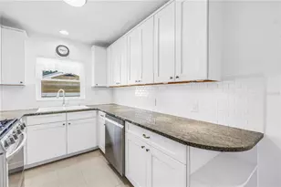 348 11th Ave NE, Saint Petersburg, FL 33701 - Photo 16