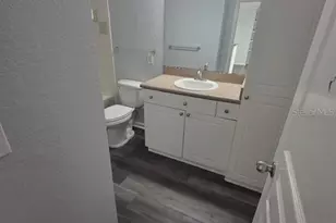 9401 Crescent Loop Cir, Tampa, FL 33619 - Photo 8