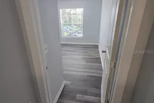 9401 Crescent Loop Cir, Tampa, FL 33619 - Photo 12