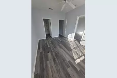 9401 Crescent Loop Circle #203, Tampa, FL 33619 - Photo 10