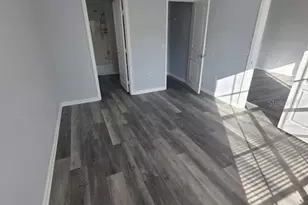 9401 Crescent Loop Cir, Tampa, FL 33619 - Photo 10