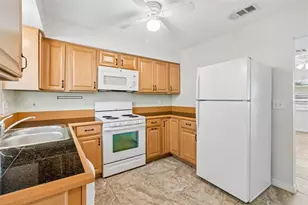 6219 2nd Ave S, Saint Petersburg, FL 33707 - Photo 8
