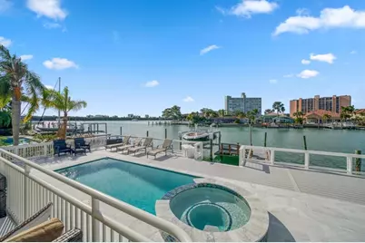 42 Midway Island, Clearwater Beach, FL 33767 - Photo 4