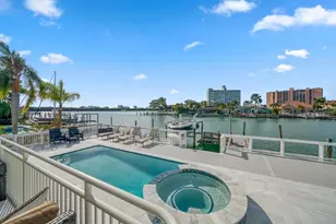 42 Midway Island, Clearwater Beach, FL 33767 - Photo 4