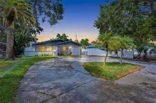 8170 22nd Ave N, Saint Petersburg, FL 33710 - Photo 2