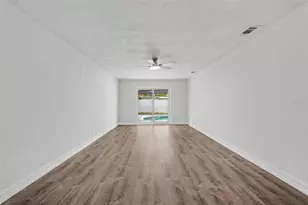 8170 22nd Ave N, Saint Petersburg, FL 33710 - Photo 14