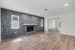 8170 22nd Ave N, Saint Petersburg, FL 33710 - Photo 8