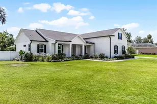 926 John Cressler Dr, Seffner, FL 33584 - Photo 2