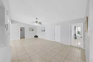 878 Rustic Oaks Dr, Palm Harbor, FL 34684 - Photo 14