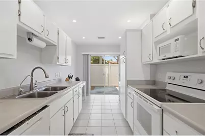 2052 Sunset Point Road #45, Clearwater, FL 33765 - Photo 6