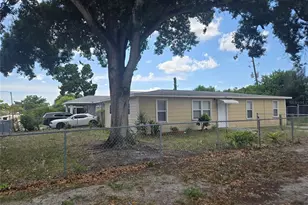 843 41st St S, Saint Petersburg, FL 33711 - Photo 1