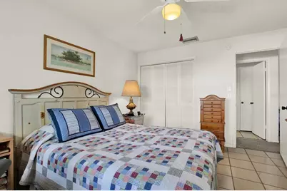 315 58th Street #D, Holmes Beach, FL 34217 - Photo 12
