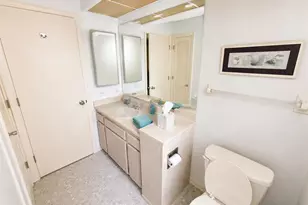 4068 Wilshire Cir E, Sarasota, FL 34238 - Photo 16