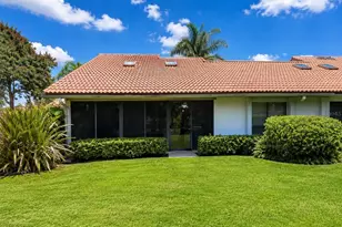 4068 Wilshire Cir E, Sarasota, FL 34238 - Photo 18
