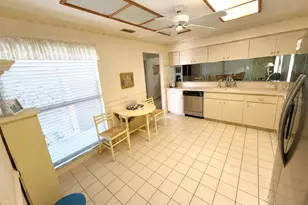 4068 Wilshire Cir E, Sarasota, FL 34238 - Photo 4