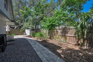 380 Colonial Ct, Dunedin, FL 34698 - Photo 36