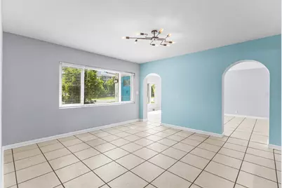 605 S Florida Avenue, Tarpon Springs, FL 34689 - Photo 10