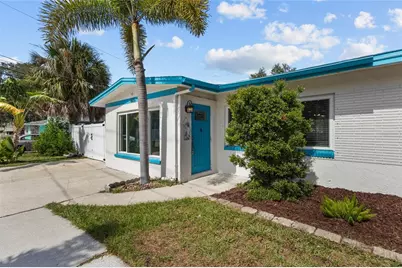 605 S Florida Avenue, Tarpon Springs, FL 34689 - Photo 1
