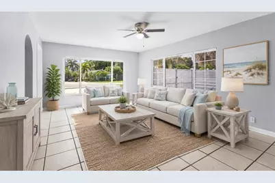 605 S Florida Avenue, Tarpon Springs, FL 34689 - Photo 2