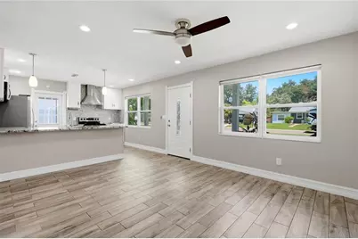 6810 Livingston Avenue N, Saint Petersburg, FL 33702 - Photo 8