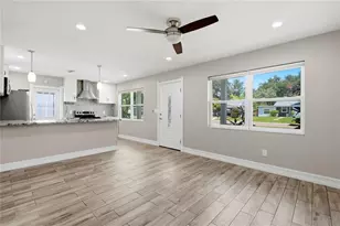 6810 Livingston Ave N, Saint Petersburg, FL 33702 - Photo 8