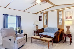 1400 NW 12th Ln, Lake Panasoffkee, FL 33538 - Photo 4