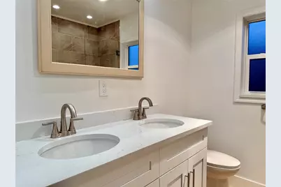 902 Oakwood Drive, Largo, FL 33770 - Photo 22