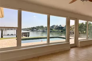 902 Oakwood Dr, Largo, FL 33770 - Photo 8