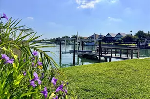 902 Oakwood Dr, Largo, FL 33770 - Photo 30