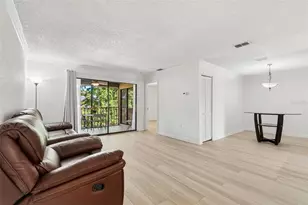 10100 Sailwinds Blvd N, Largo, FL 33773 - Photo 4