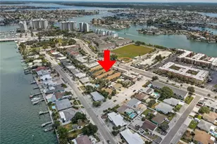9030 Blind Pass Rd, Saint Petersburg, FL 33706 - Photo 32
