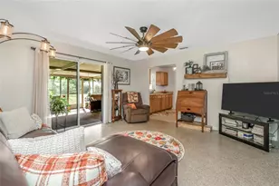 12212 Floral Ln, Thonotosassa, FL 33592 - Photo 14