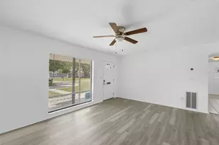 410 42nd Ave NE, Saint Petersburg, FL 33703 - Photo 4