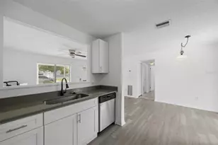 410 42nd Ave NE, Saint Petersburg, FL 33703 - Photo 6