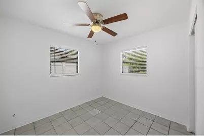 410 42nd Avenue NE, Saint Petersburg, FL 33703 - Photo 12