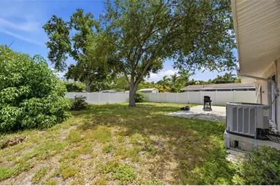 410 42nd Avenue NE, Saint Petersburg, FL 33703 - Photo 18