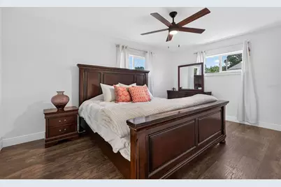 1667 N Dakota Avenue NE, Saint Petersburg, FL 33703 - Photo 14