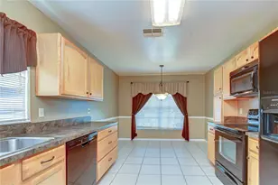 8702 Hampden Dr, Tampa, FL 33626 - Photo 8