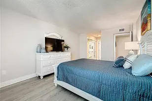 400 Island Way, Clearwater Beach, FL 33767 - Photo 26
