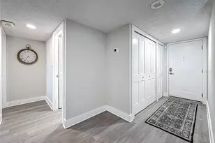 400 Island Way, Clearwater Beach, FL 33767 - Photo 2