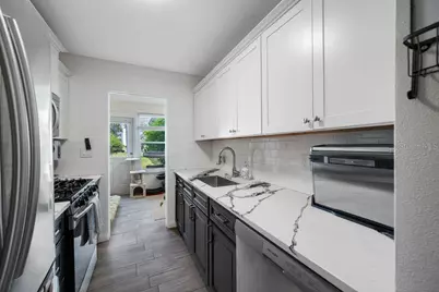5660 80th Street N #B101, Saint Petersburg, FL 33709 - Photo 12