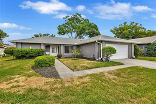 1743 Macdonnell Dr, Palm Harbor, FL 34684 - Photo 2