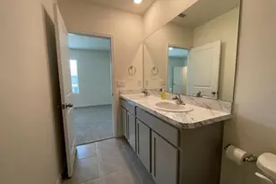 32930 Regent Canal St, Wesley Chapel, FL 33545 - Photo 30