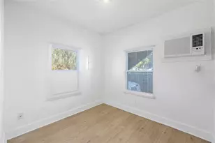 1761 19th St S, Saint Petersburg, FL 33712 - Photo 10