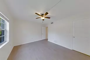 68 Country Club Dr, Largo, FL 33771 - Photo 18