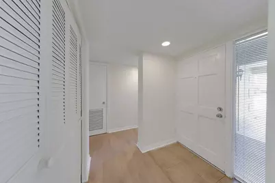 68 Country Club Drive, Largo, FL 33771 - Photo 20