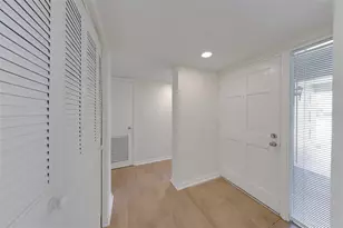 68 Country Club Dr, Largo, FL 33771 - Photo 20