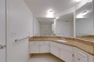 68 Country Club Dr, Largo, FL 33771 - Photo 22