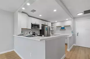100 Bluff View Dr, Belleair Bluffs, FL 33770 - Photo 6