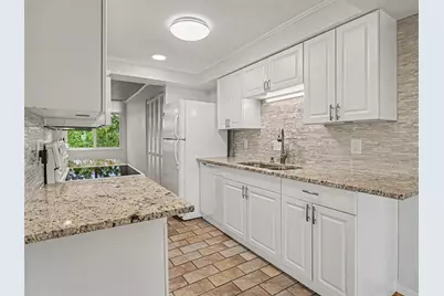 4890 Bay St NE #324, Saint Petersburg, FL 33703 - Photo 8